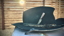 Load image into Gallery viewer, Damascus Hat Knife