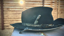 Load image into Gallery viewer, Damascus Hat Knife