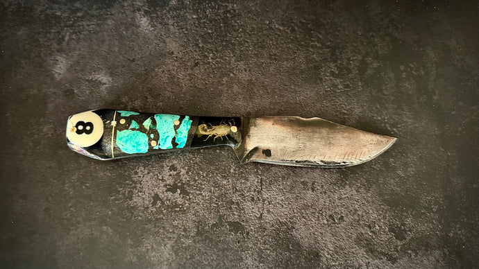 Magic 8 ball knife